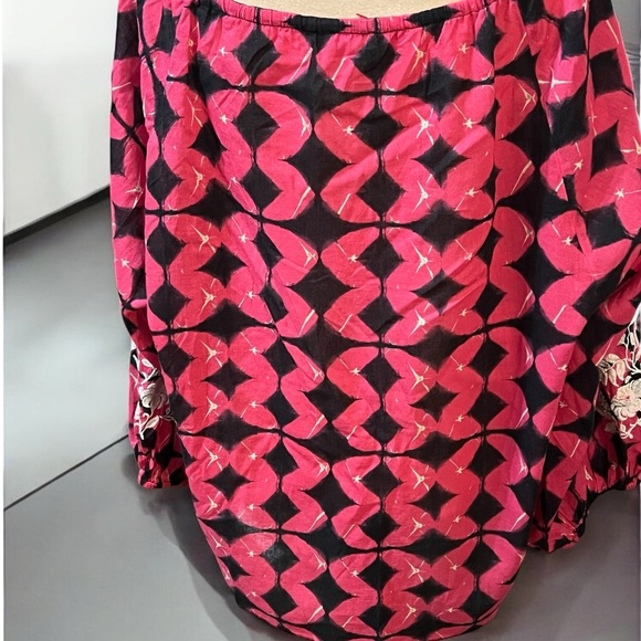 Sundance Pink and Black Geometric Long Sleeve Blouse - Picture 5 of 6